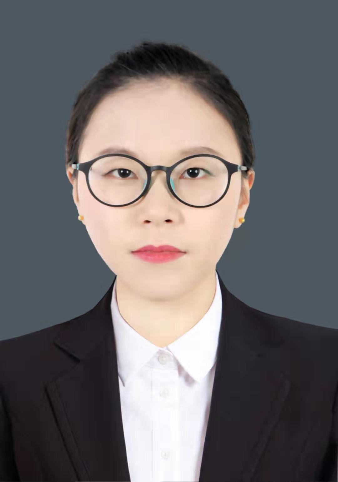 余工.曾在外企担任产品外观造型设计、逆向工程工作，积累了丰富造型和复杂逆向设计经验